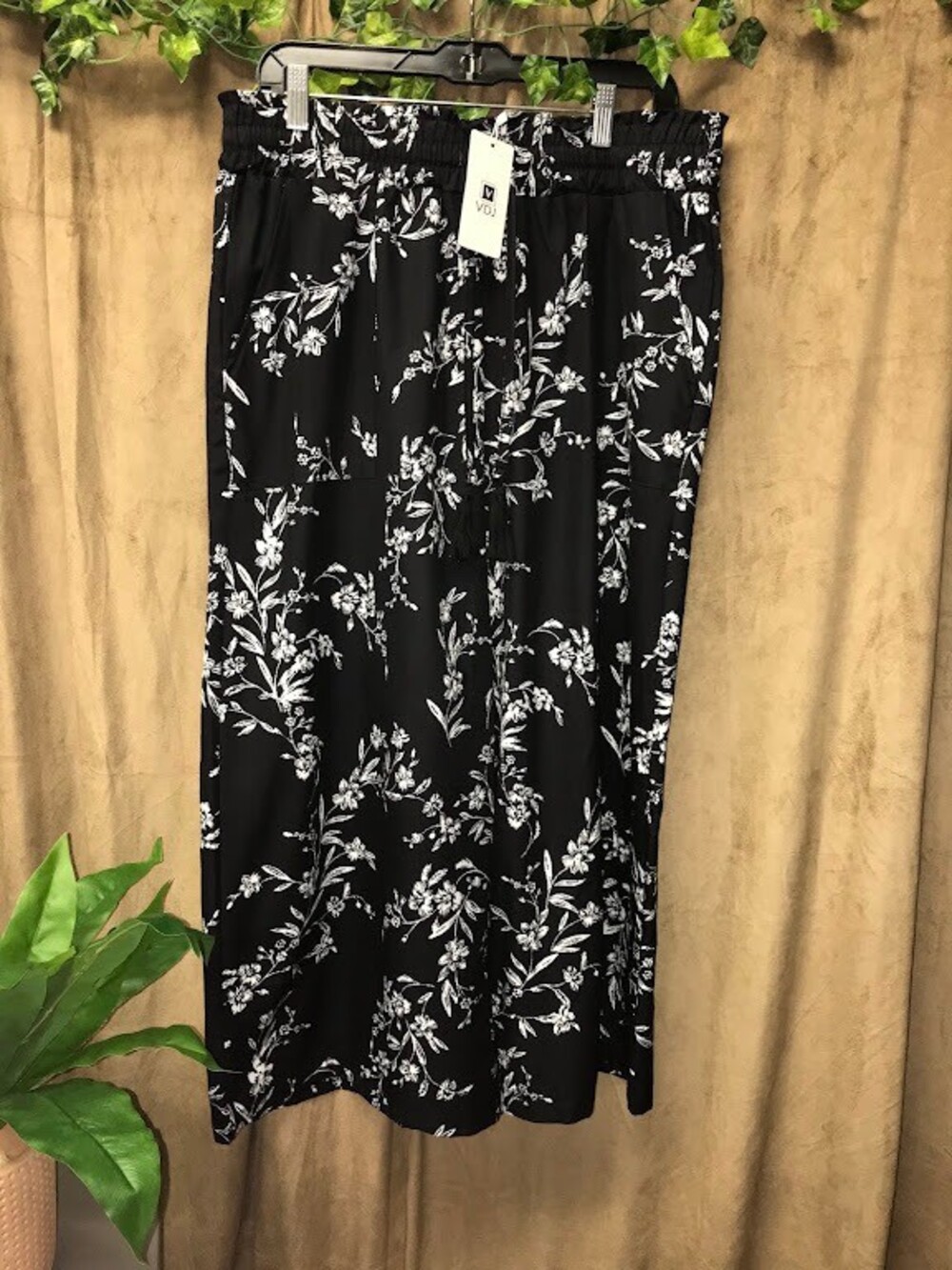 VDJ Black Floral Wide Leg Pants XL Elastic Waist Drawstring Tassel